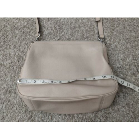 Marc Jacobs Empire City Mini Leather Messenger Crossbody Bag  Biege Purse - Picture 9 of 10